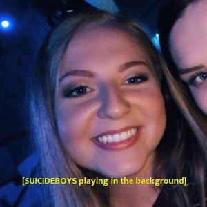 Meet your Posher, Chloe